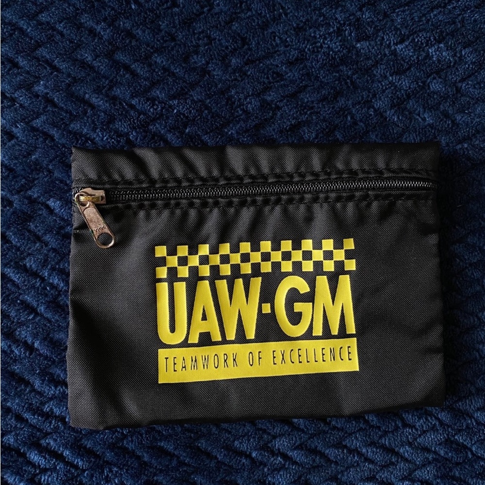Vintage United Auto Workers General Motors Coin Purse UAW GM Zip Pouch